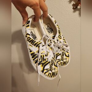 Vans Exclusive  White and Yellow Graphic Sneakers Family Size 5.5M /7W